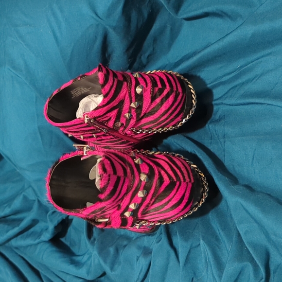 NWOT Jessica Simpson cow-hide black & pink zebra boots - Picture 5 of 5